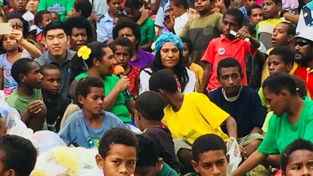 emily niliwan nili charity slider 02