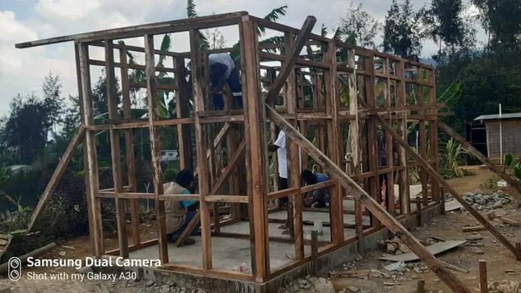 emily niliwan nili charity slider 05